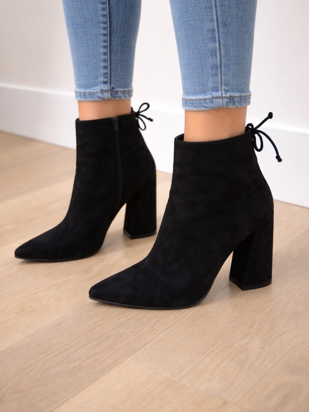 Stuart Weitzman Suede  lace up Ankle Boots size 8